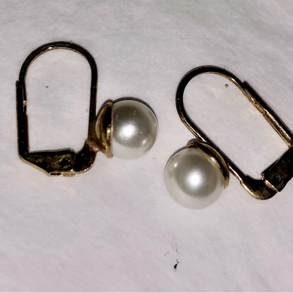 Simple Pearl French Wire Earrings-NWT